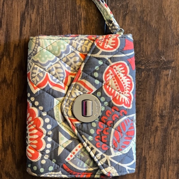 Vera Bradley Wristlet - Picture 1 of 2